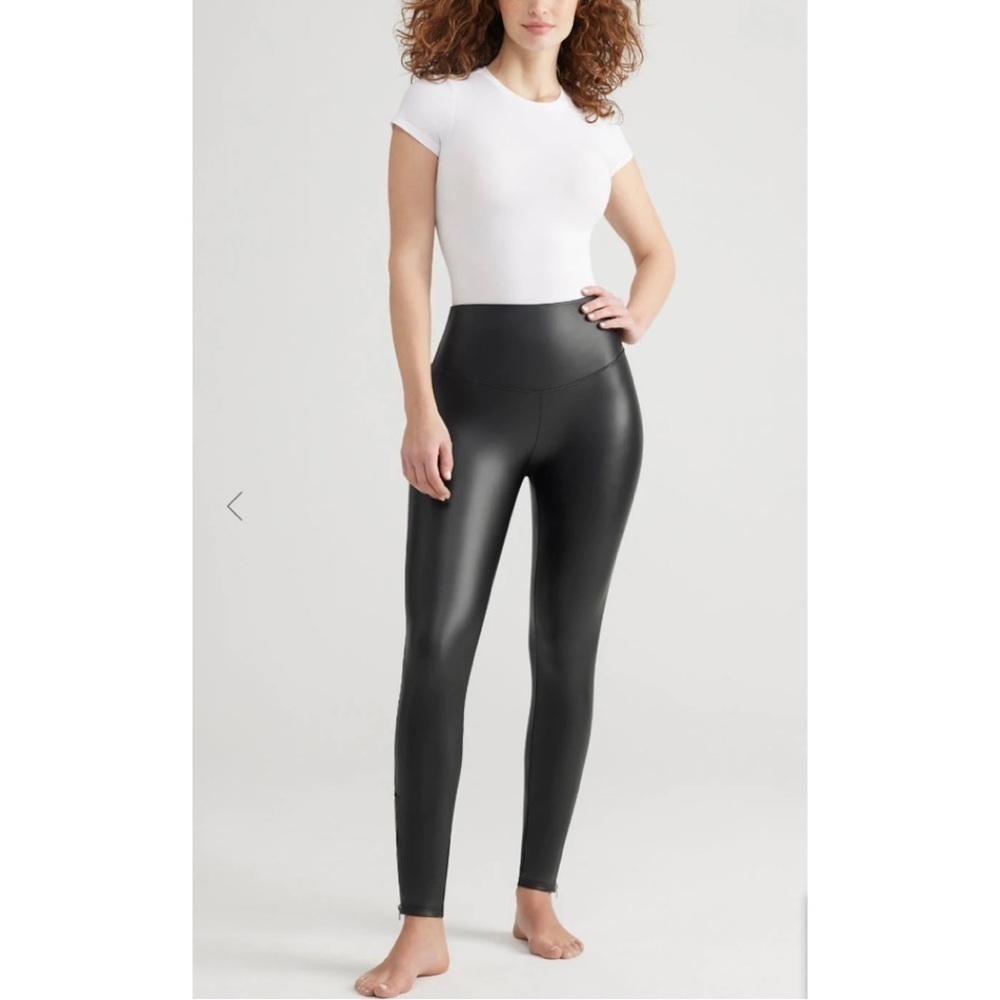 NWT Yummie FAUX LEATHER SHAPING LEGGING WITH
SIDE ZIP